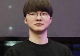 LOL比賽(sài)暂停长达3小时，选手打开直播看比賽(sài)，被(bèi)官方禁賽(sài)处罚