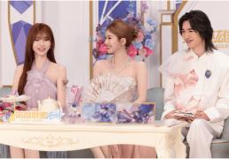 赵露(lù)思变身水晶玫瑰(guī)公(gōng)主，现身LOL手游老友聚会