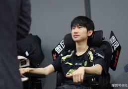 LOL換(huàn)线创始人(rén)拿下首胜！赛后采访淚(lèi)洒赛场，自我点評(píng)：烂到流脓