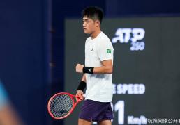 吴易昺哭了！逆转战胜科达，昂首重返巡回赛八强