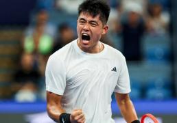 两年后再进巡回赛八强！ATP250杭州站：吴易昺三(sān)盘逆(nì)转晋级