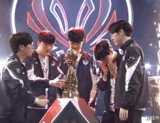 LOL历史(shǐ)最(zuì)强战队诞生！23连胜拿下MSI冠军，Faker被对位FMVP