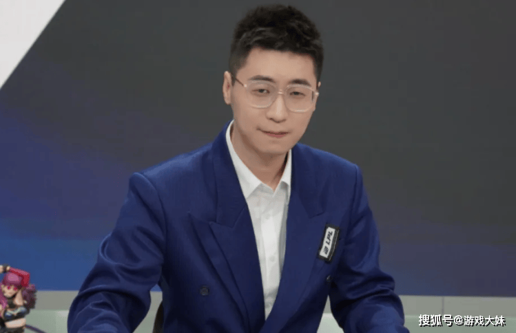 LPL终于涨工资了，王多多曝(pù)光如今解說(shuō)工资，管泽元收入最高