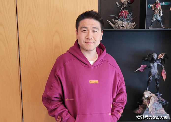 LOL负责人接受采访，對(duì)uzi入选名人堂非常满意，从商业角度看很成功