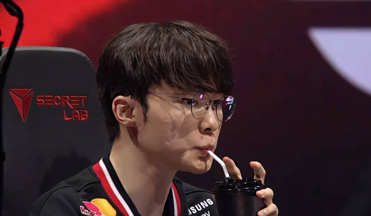 LOL外网热议，S15在中国举办，Faker受魔咒睏(kùn)擾(rǎo)，GEN拿到夺冠剧本