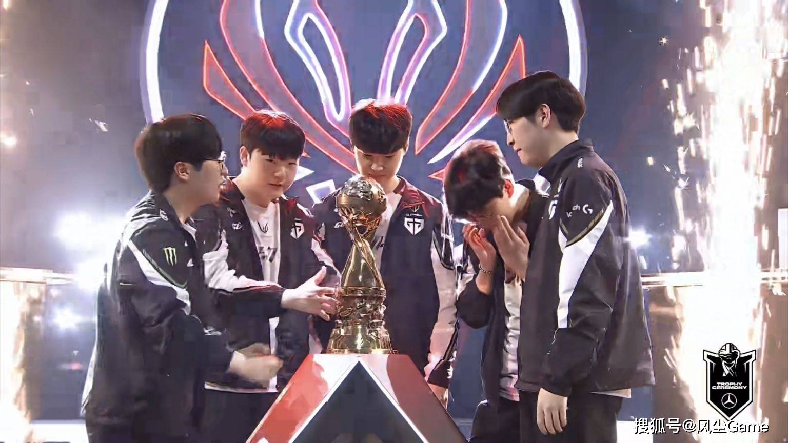 LOL历史(shǐ)最(zuì)强战队诞生！23连胜拿下MSI冠军，Faker被对位FMVP