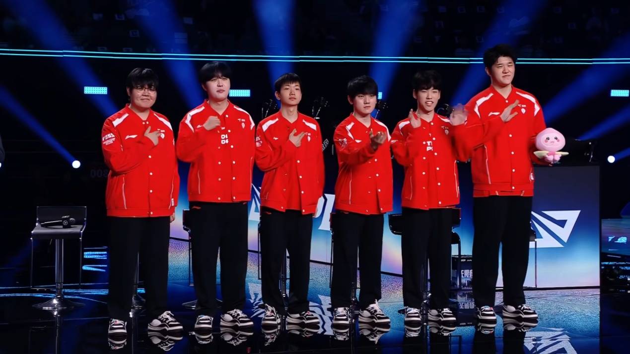 LPL首位“六冠王”诞生！Knight完成登顶，超越厂长，成聯(lián)赛之王