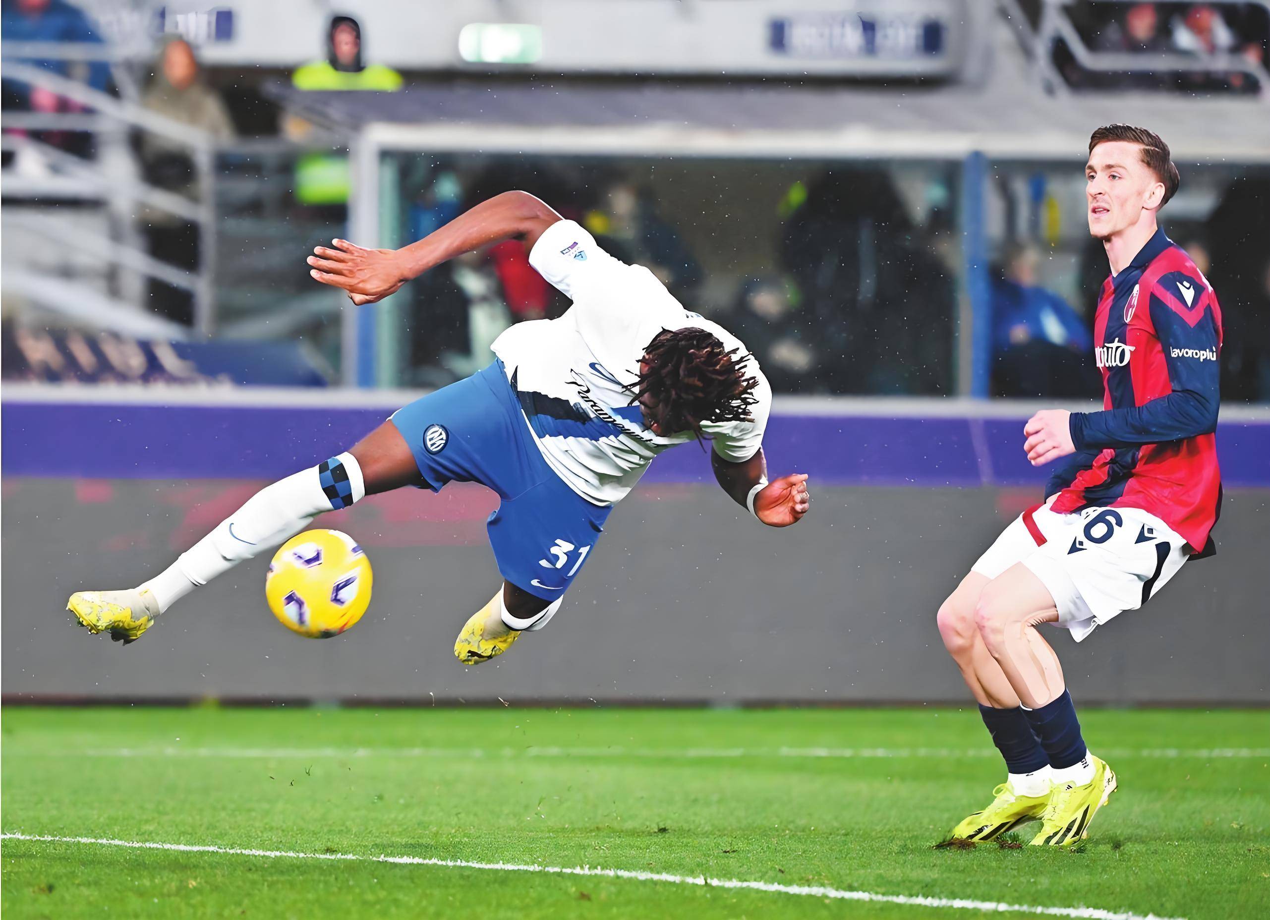 足球比赛回放系统使用效率评估：關(guān)键事件复核时间与比赛节奏影响