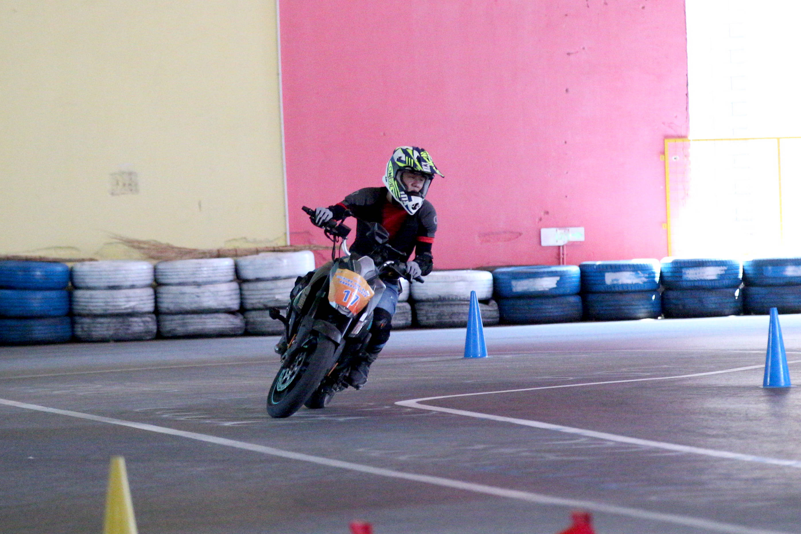 孔孟之乡燃“摩”火(huǒ)！济宁“至圣之路”油电摩托(tuō)大賽(sài)競(jìng)风流