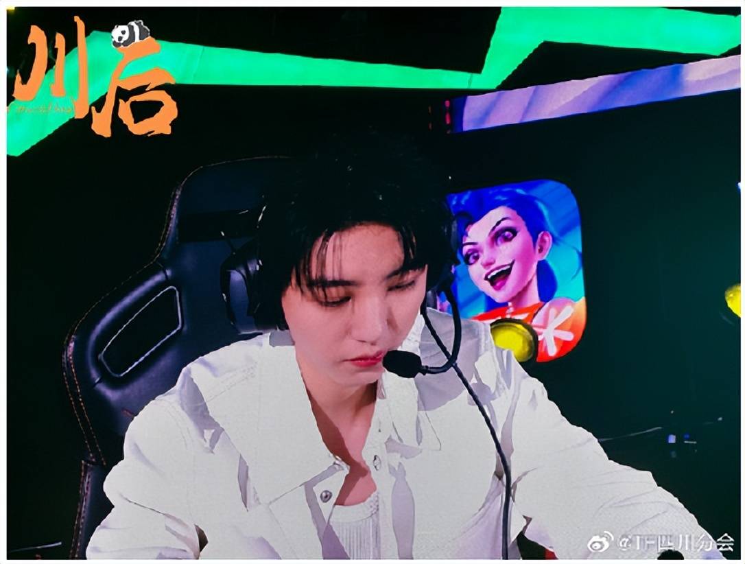 拒絕(jué)快闪！明星玩家为何选择在(zài)LOL手游定居