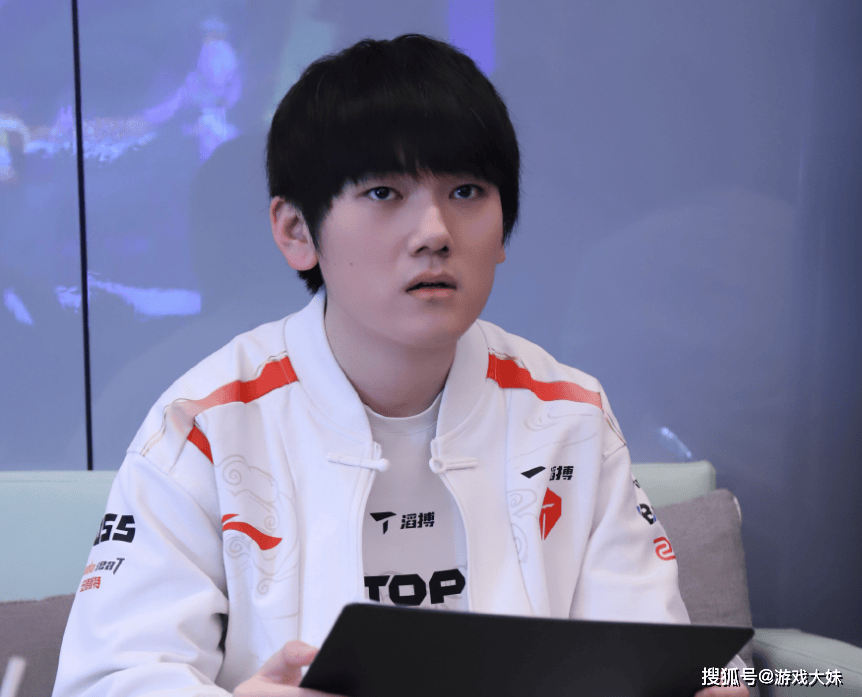 LOL皮(pí)肤投票排行(xíng)，只有一款冠军皮(pí)肤进入前100，看(kàn)到就能想到IG