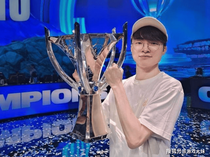 LOL官方再次发文强调，faker就是传奇選(xuǎn)手，地位无人能撼动