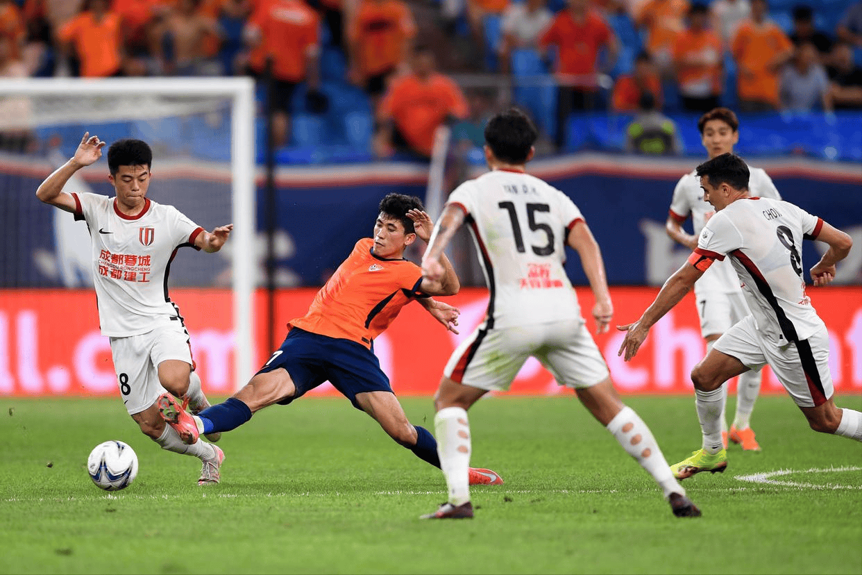 成都蓉城VS青島(dǎo)海牛首发：徐正源轮换祭出全华班，席尔瓦(wǎ)领衔5外援