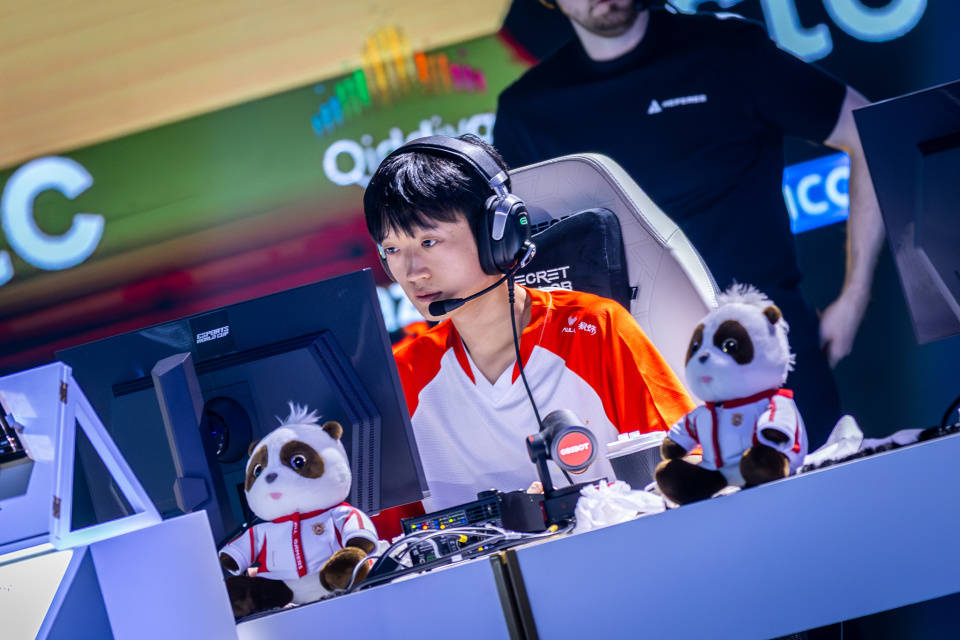 CNCS迎来了久违的冠军！CN.LOL什么时候才(cái)能重铸荣光(guāng)？