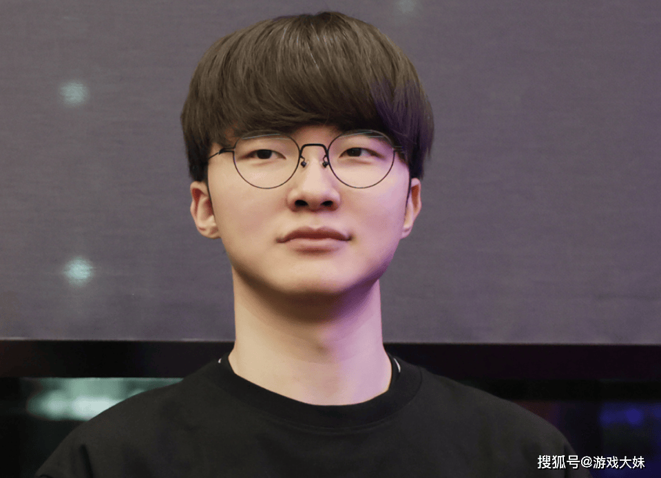 IG入围赛还没开打，新的赞助商已經(jīng)投资，品牌已經(jīng)出现在队服的肩膀上