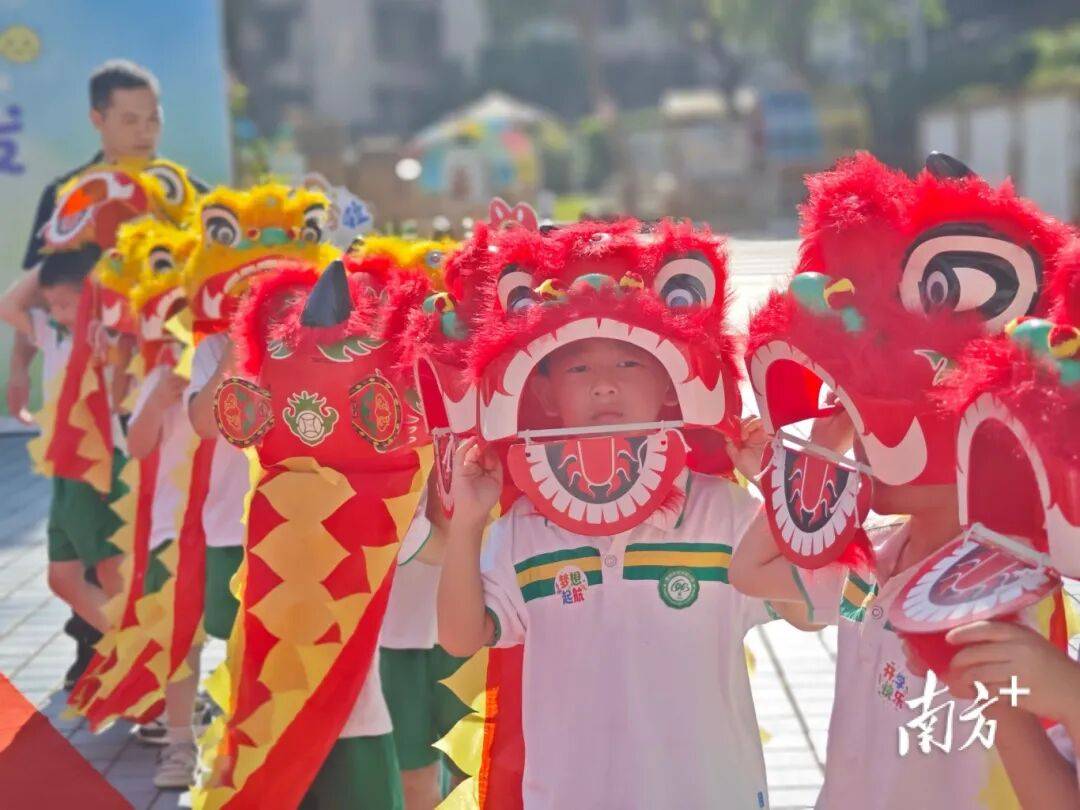 多(duō)图直擊(jī)！惠州開(kāi)学“名场面”→