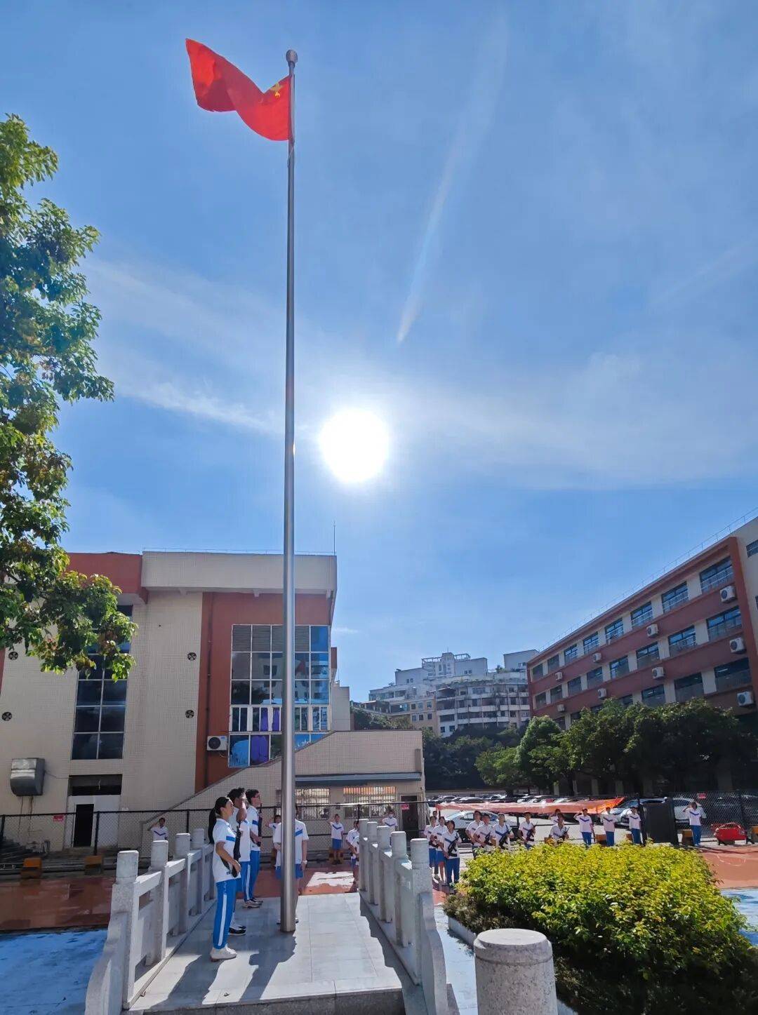 多(duō)图直擊(jī)！惠州開(kāi)学“名场面”→