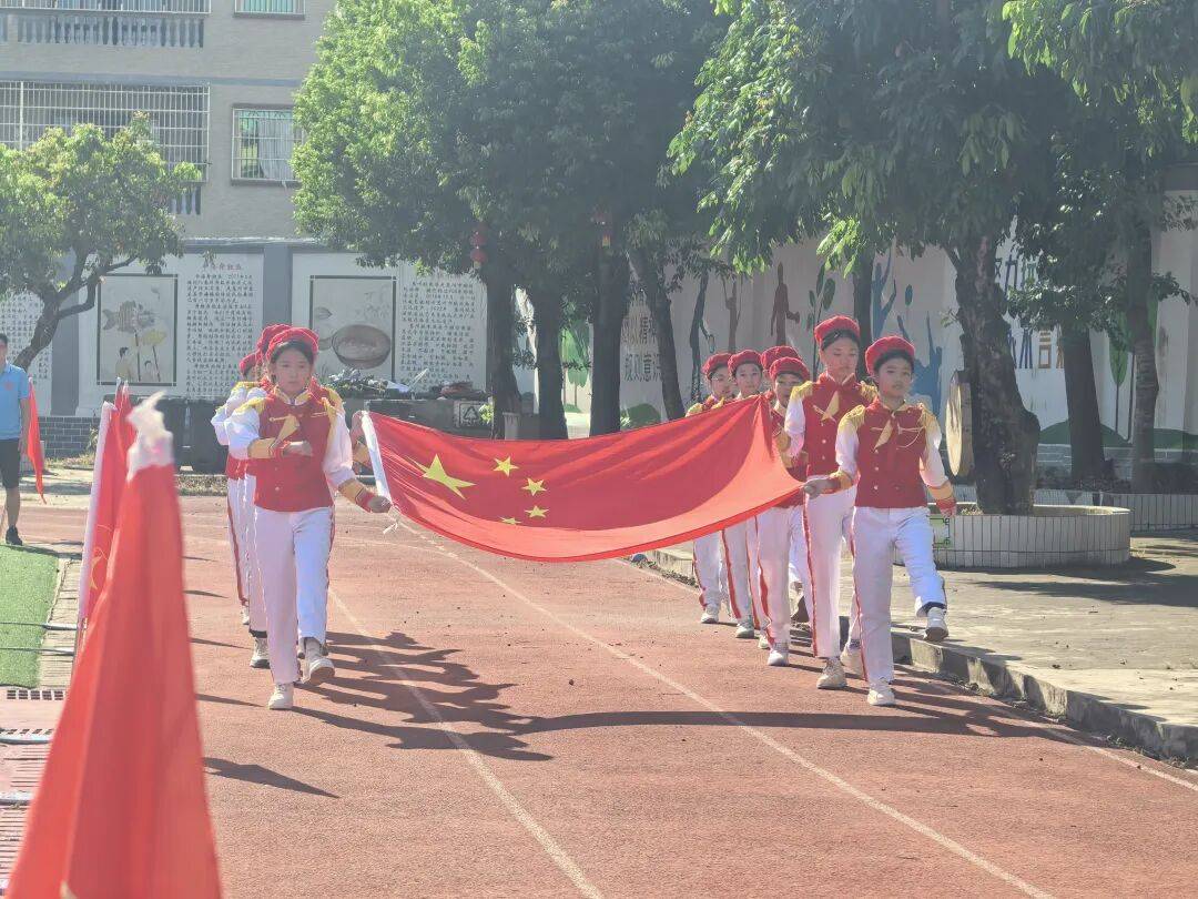 多(duō)图直擊(jī)！惠州開(kāi)学“名场面”→