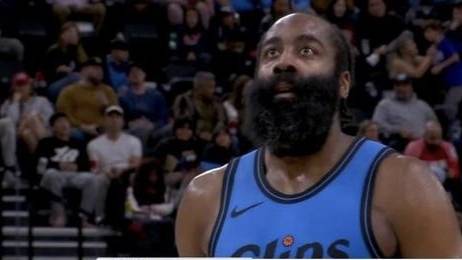 库裡(lǐ)19分勇士两连胜，哈登20分休赛期冠军快船成笑柄