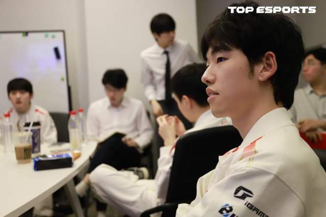 LPL登峰组激战正酣，iG迎战TES忍界大战再启，阿(ā)水直面昔日队友！