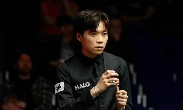 1比5到6比5！张家玮英锦赛资格(gé)赛大逆转，保级之路仍(réng)挑战重重