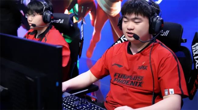 【一竞技(jì)1JingJi】LOL：LPL转會(huì)期最尴尬选手出爐(lú) 顶级选手Jwei转會(huì)期没人(rén)要