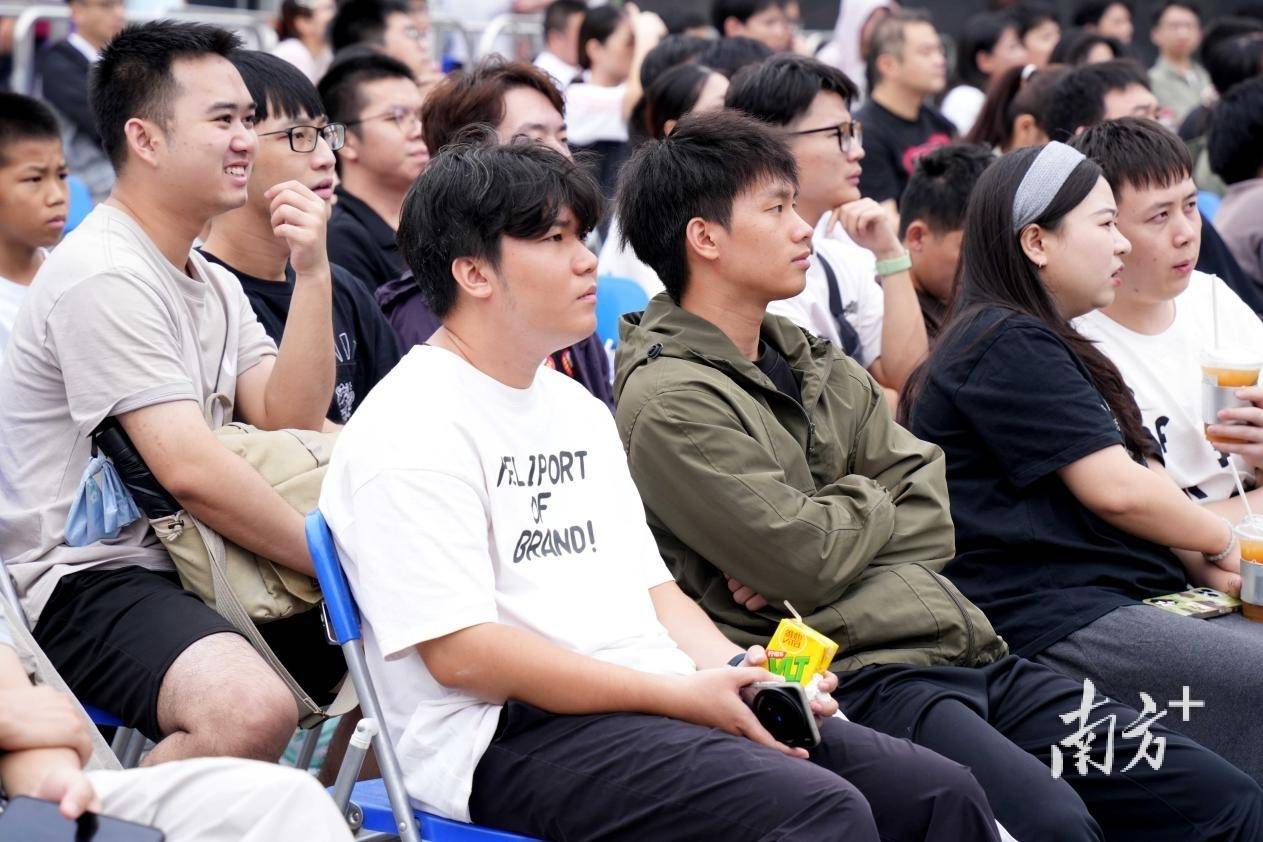 大湾区电競(jìng)迷再聚万江，LOL峡谷传奇观赛派对落幕