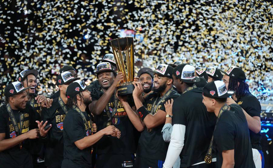 湖(hú)人官方媒体回击球迷质疑(yí)季(jì)中赛冠军，却被詹(zhān)姆斯言論(lùn)打(dǎ)脸