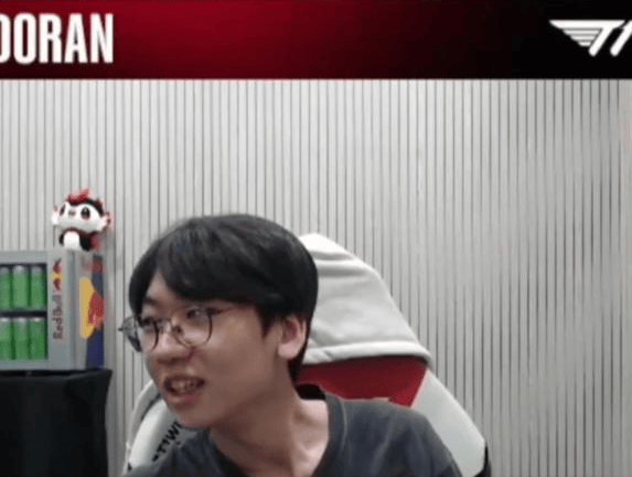 英雄聯(lián)盟S15冠军皮T1 全员皮膚(fū)选择曝光，海外怎么玩国服英雄聯(lián)盟？