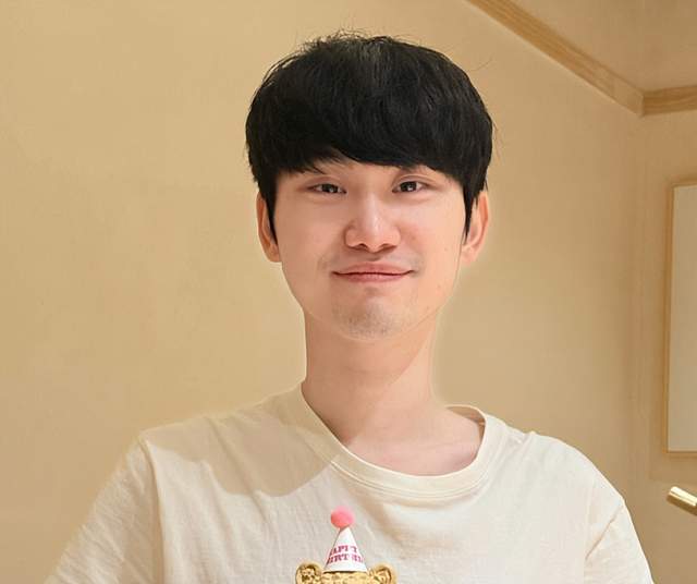 LOL世界冠军打刀塔被虐泉(quán)？Doinb带4个前職(zhí)业，被怀疑是人机！